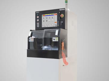 半导体划片机的切割精度可以抵达微米级别，，，，，能够知足半导体芯片制造的高精度要求