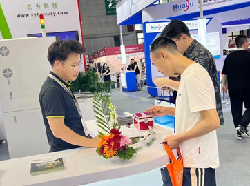 全自动细密划片机应用于Mini/Micro LED模组切割，，，，，，，，助力半导体划切装备国产化！